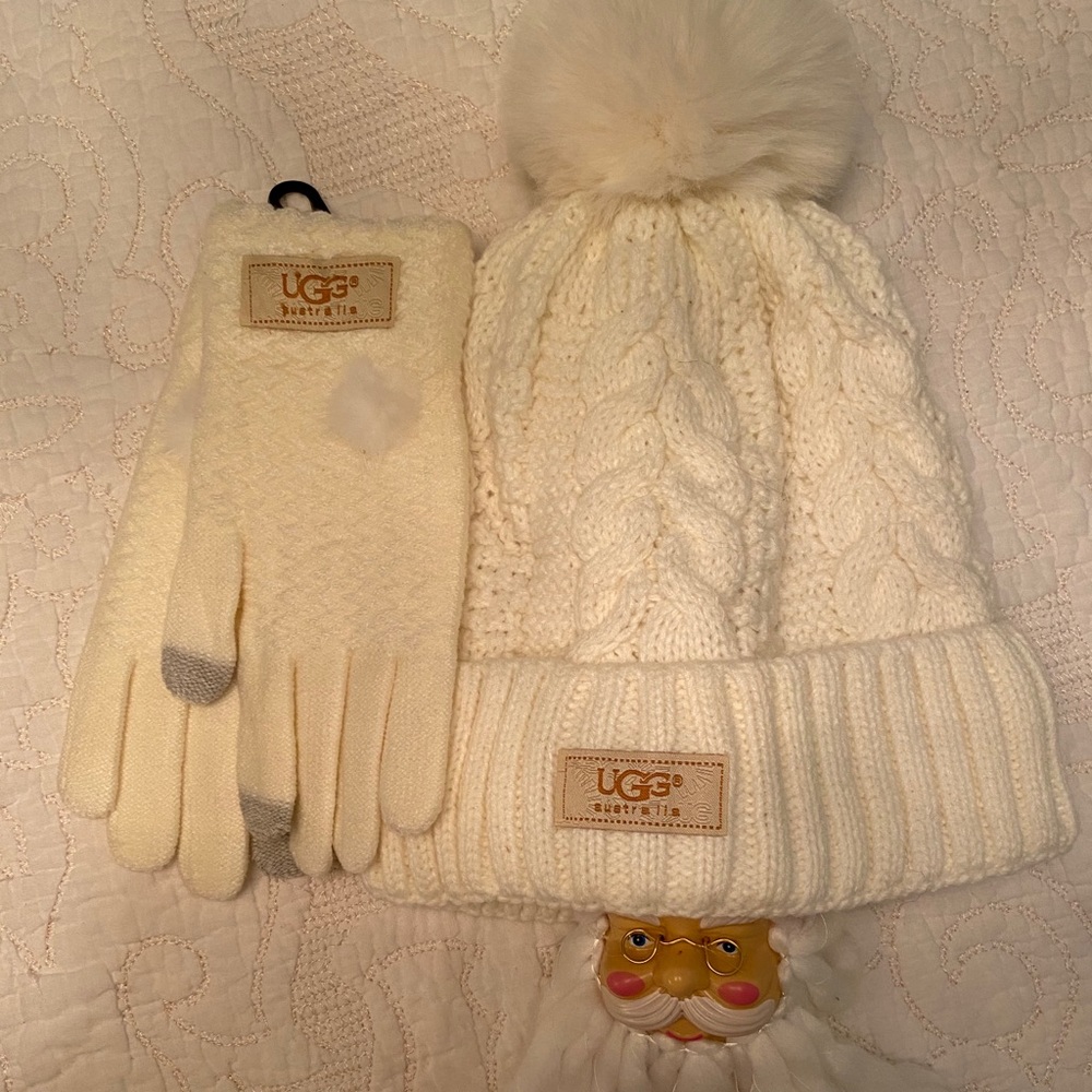 Ugg 2pc hat and gloves set